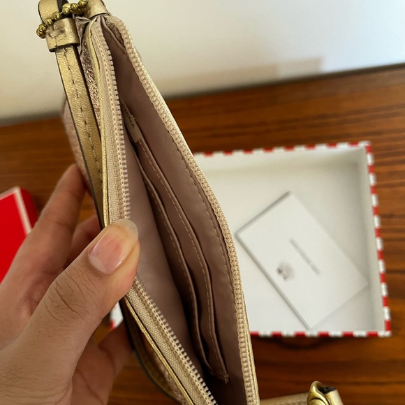 Vintage gold Coach wristlet - Picture 4 of 4